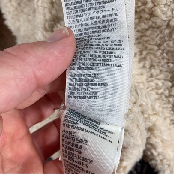 Hollister Womens Size Small Vegan Leather Fleece Lined Jacket - Picture 6 of 10